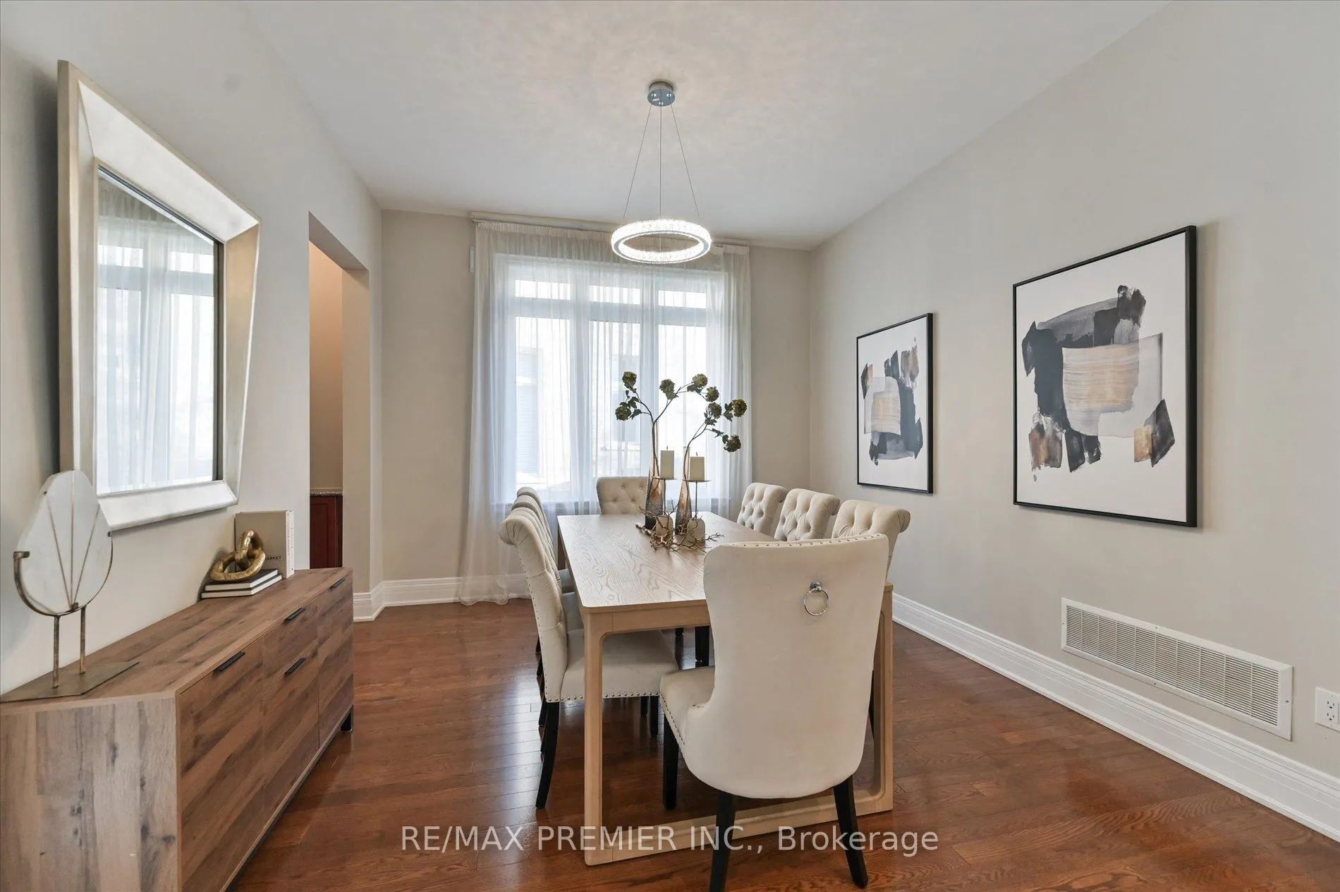 Photo 6 of 64 Heintzman Crescent, Vaughan, Patterson — HOMEH