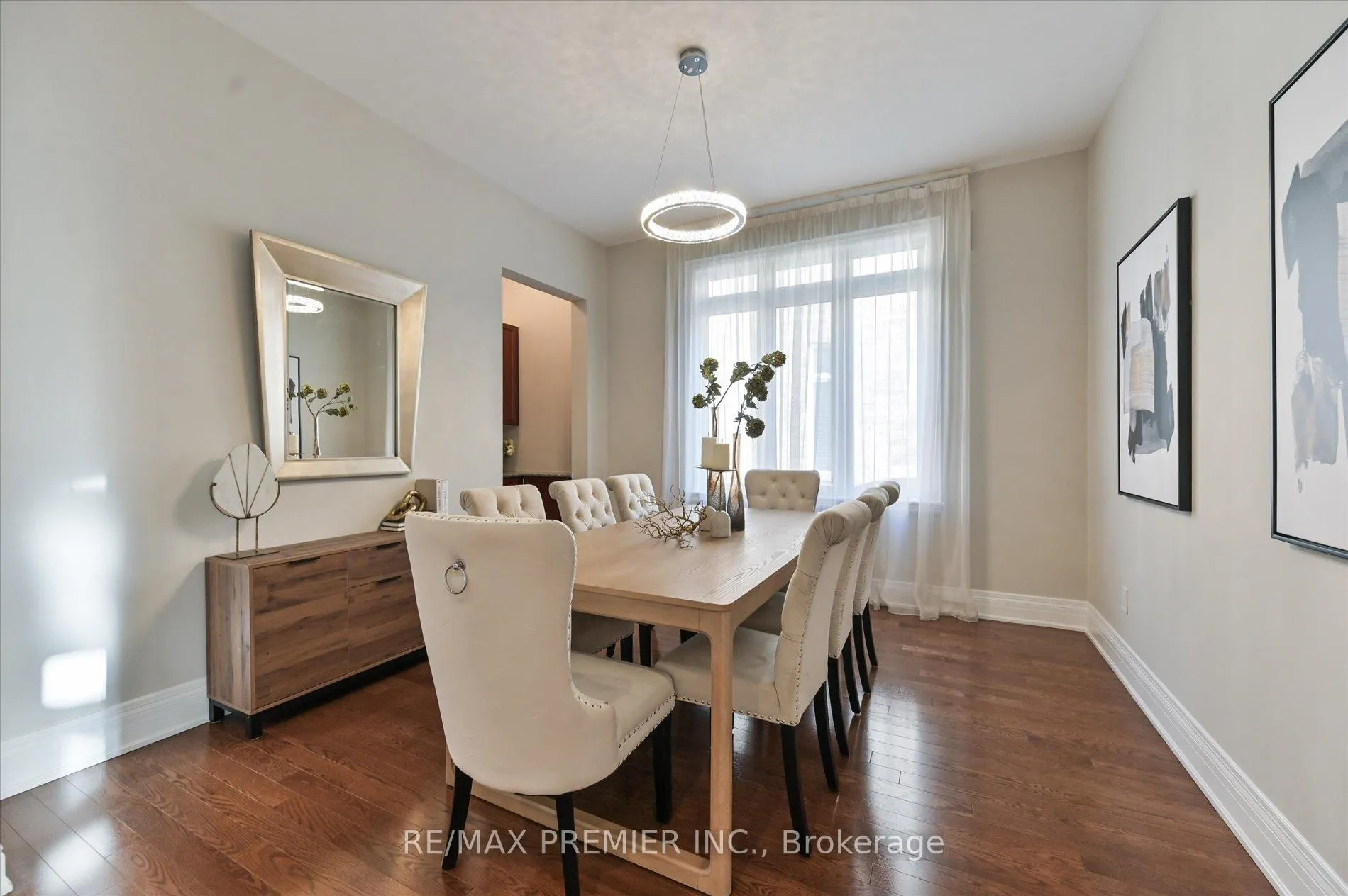 Photo 7 of 64 Heintzman Crescent, Vaughan, Patterson — HOMEH
