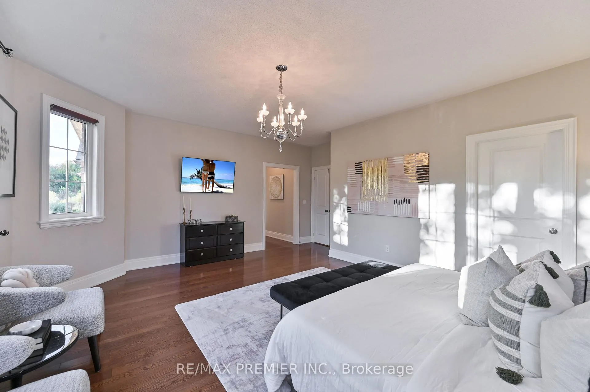 Photo 22 of 64 Heintzman Crescent, Vaughan, Patterson — HOMEH