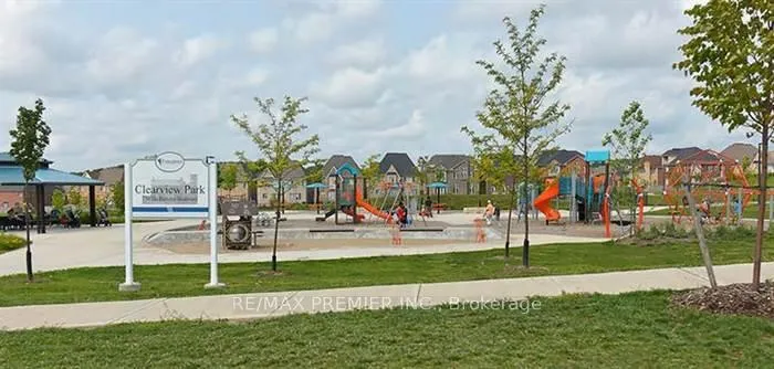 Photo 35 of 64 Heintzman Crescent, Vaughan, Patterson — HOMEH