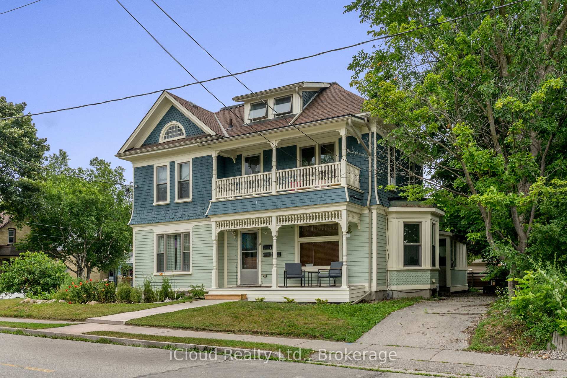 Front of 14 Young Street W