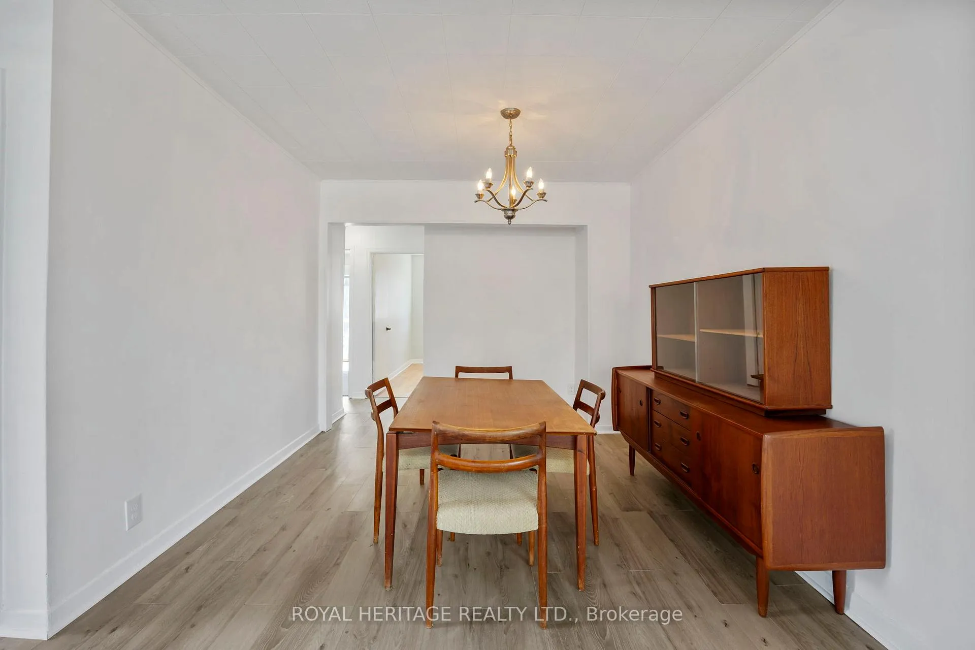 Photo 7 of 121 Tulloch Drive, Ajax, South East — HOMEH