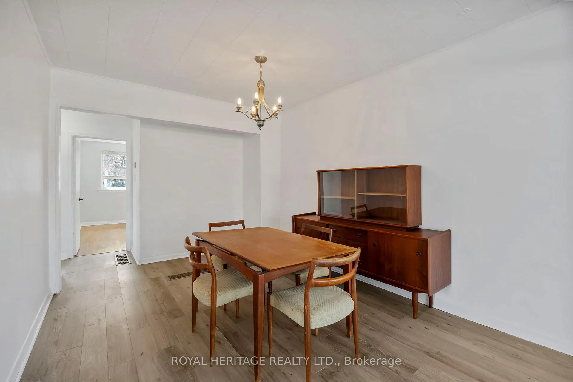 Photo 8 of 121 Tulloch Drive, Ajax, South East — HOMEH