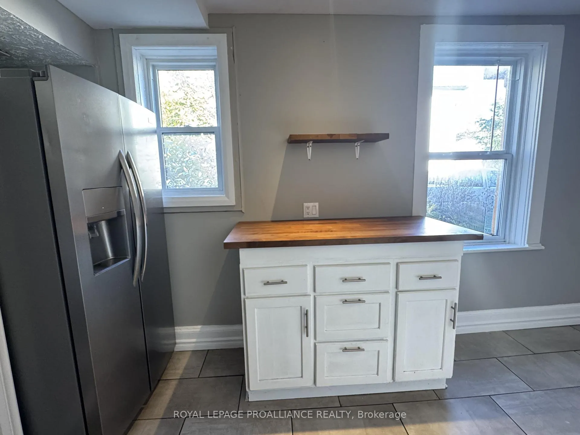 Photo 6 of Unit A, 28 Sinclair Street, Belleville, Belleville Ward — HOMEH