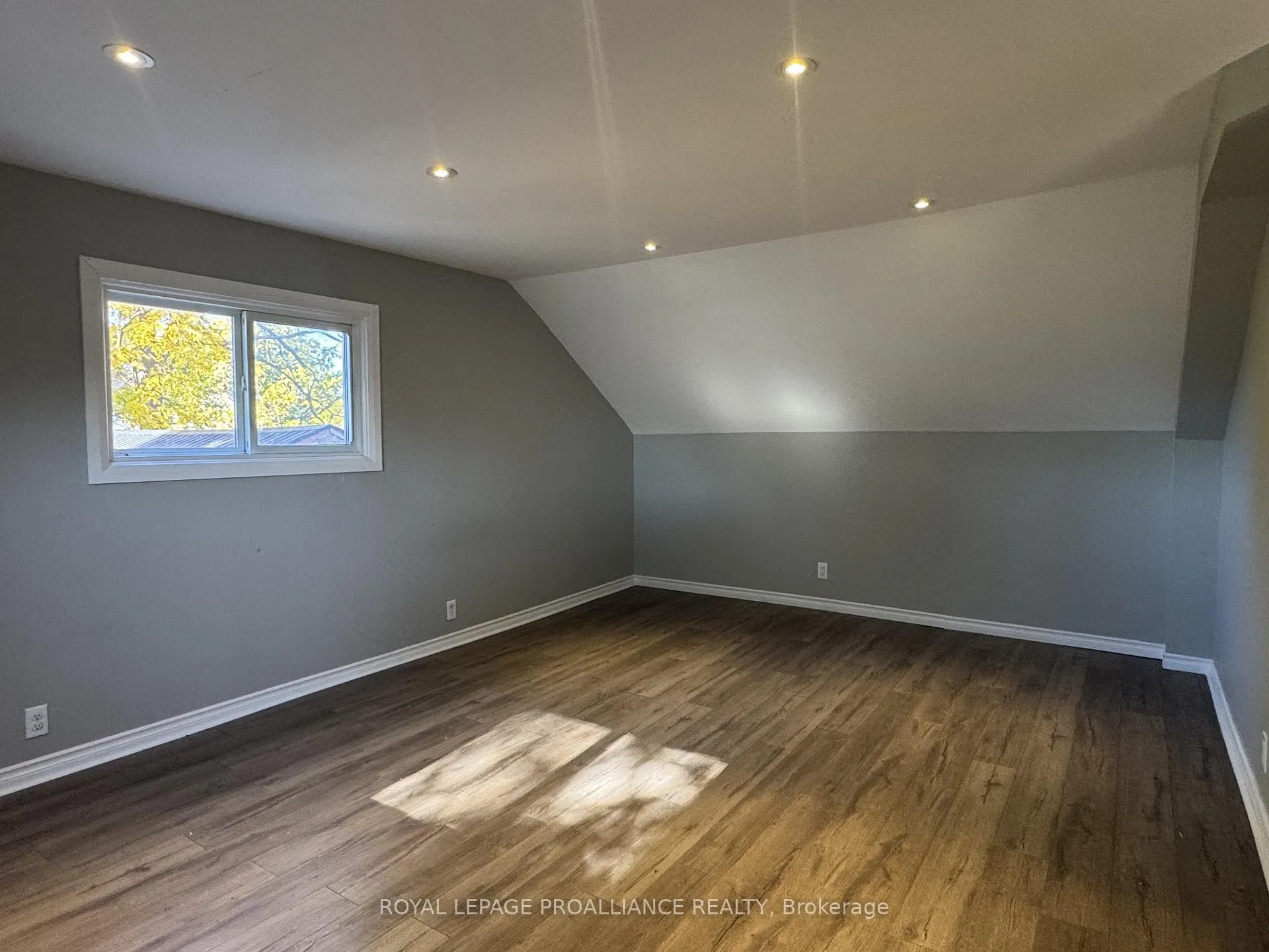 Photo 24 of Unit A, 28 Sinclair Street, Belleville, Belleville Ward — HOMEH
