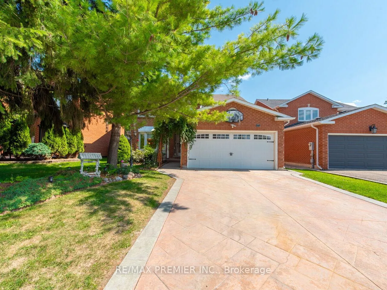 Photo 1 of 37 Belmont Crescent, Vaughan, Maple — HOMEH