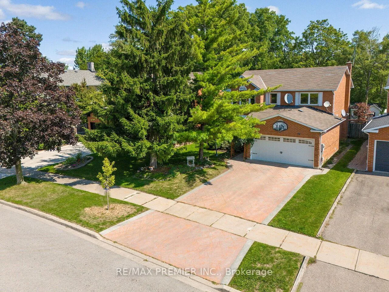 Photo 2 of 37 Belmont Crescent, Vaughan, Maple — HOMEH