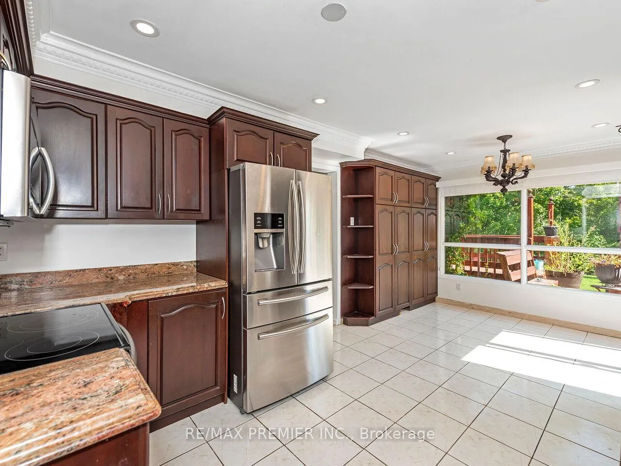 Photo 13 of 37 Belmont Crescent, Vaughan, Maple — HOMEH