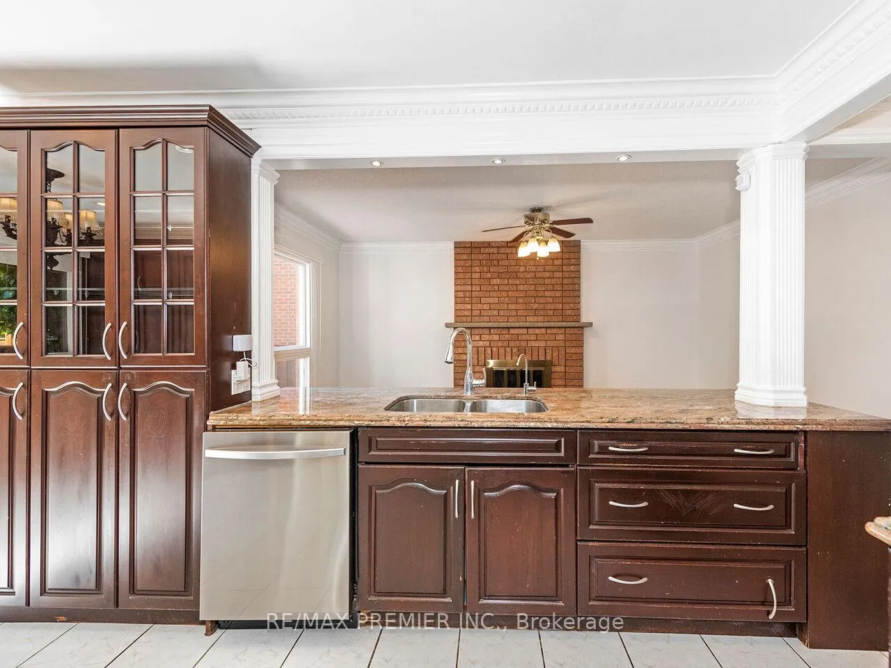 Photo 15 of 37 Belmont Crescent, Vaughan, Maple — HOMEH