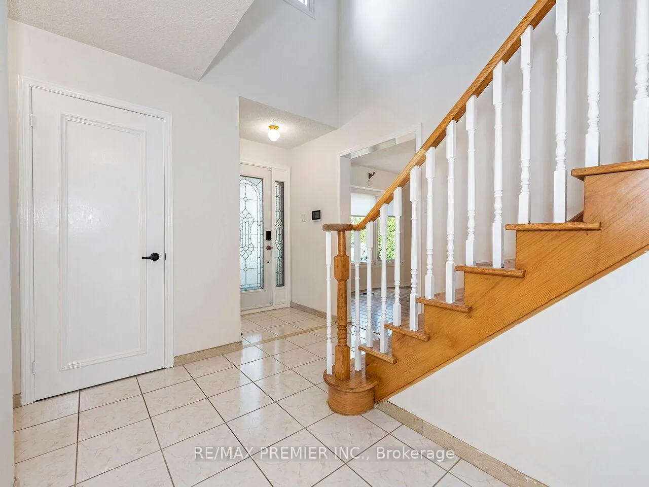 Photo 22 of 37 Belmont Crescent, Vaughan, Maple — HOMEH