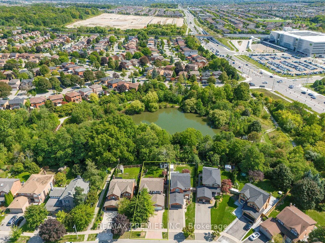 Photo 50 of 37 Belmont Crescent, Vaughan, Maple — HOMEH