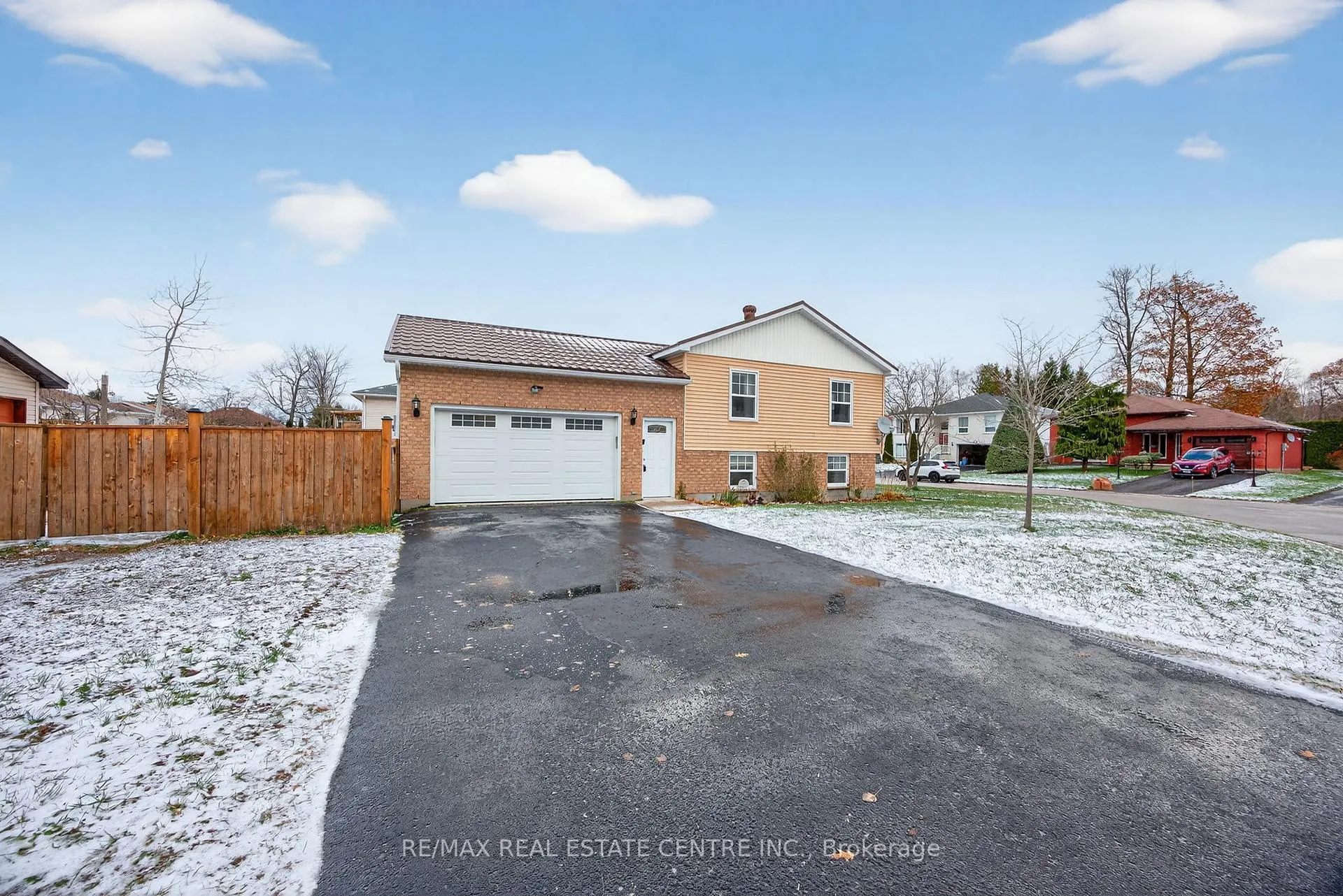 Photo 2 of 62 Riverdale Drive, Wasaga Beach — HOMEH