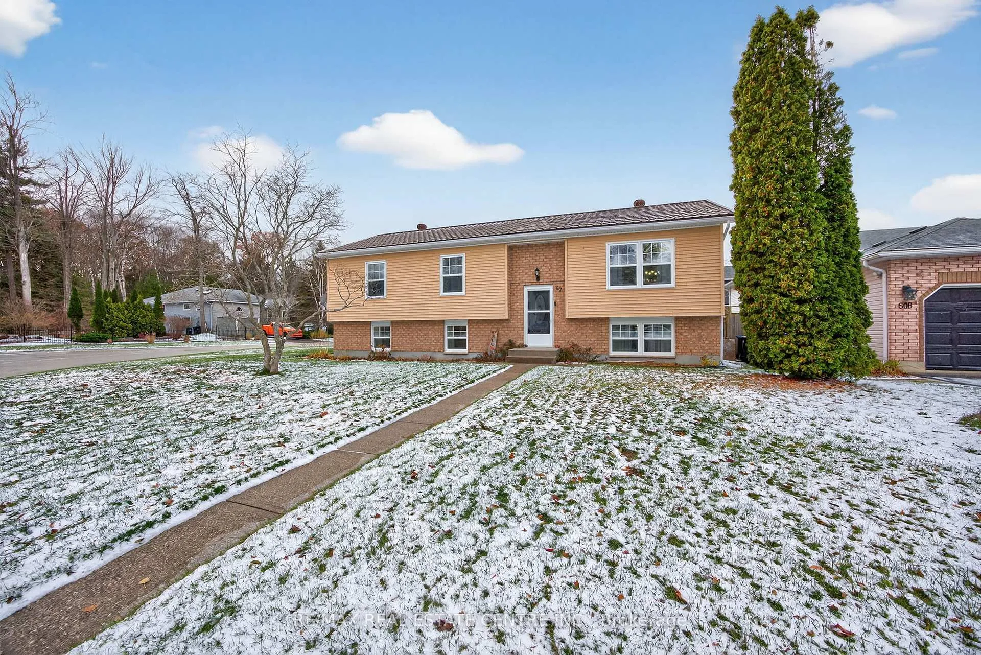 Photo 3 of 62 Riverdale Drive, Wasaga Beach — HOMEH