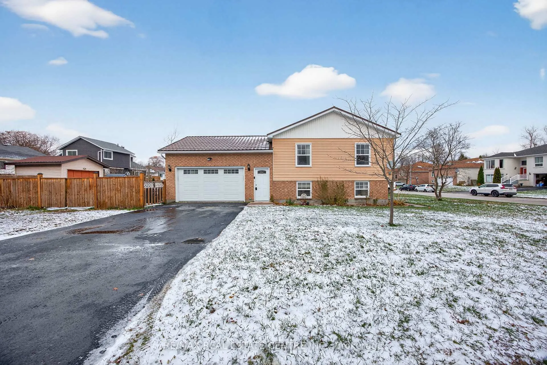 Photo 4 of 62 Riverdale Drive, Wasaga Beach — HOMEH