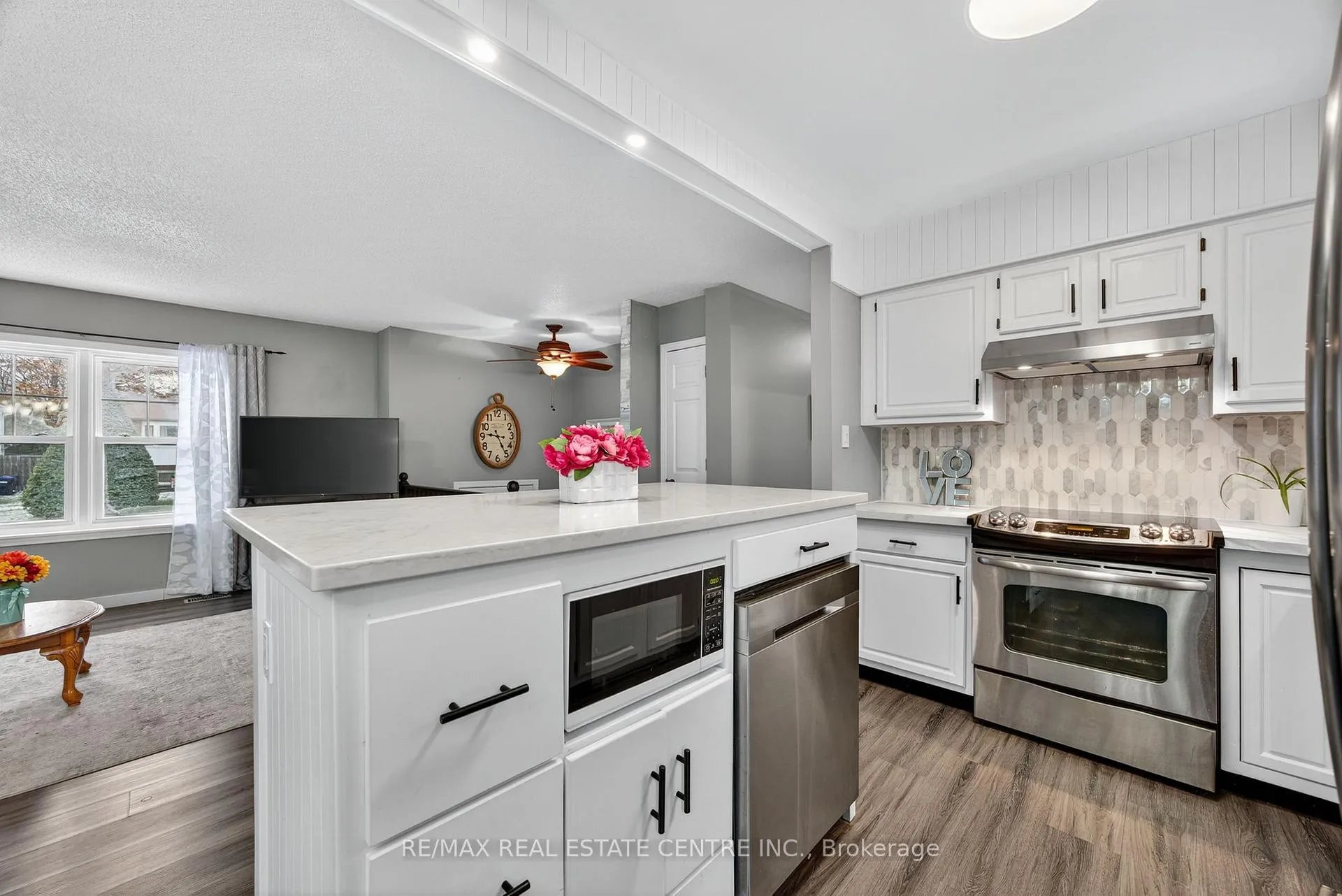 Photo 9 of 62 Riverdale Drive, Wasaga Beach — HOMEH