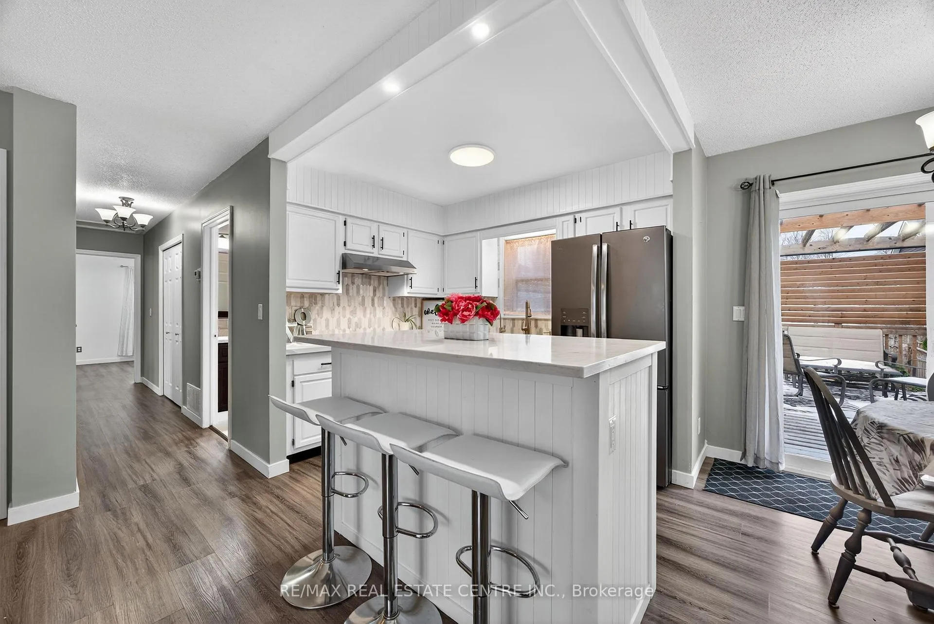 Photo 11 of 62 Riverdale Drive, Wasaga Beach — HOMEH