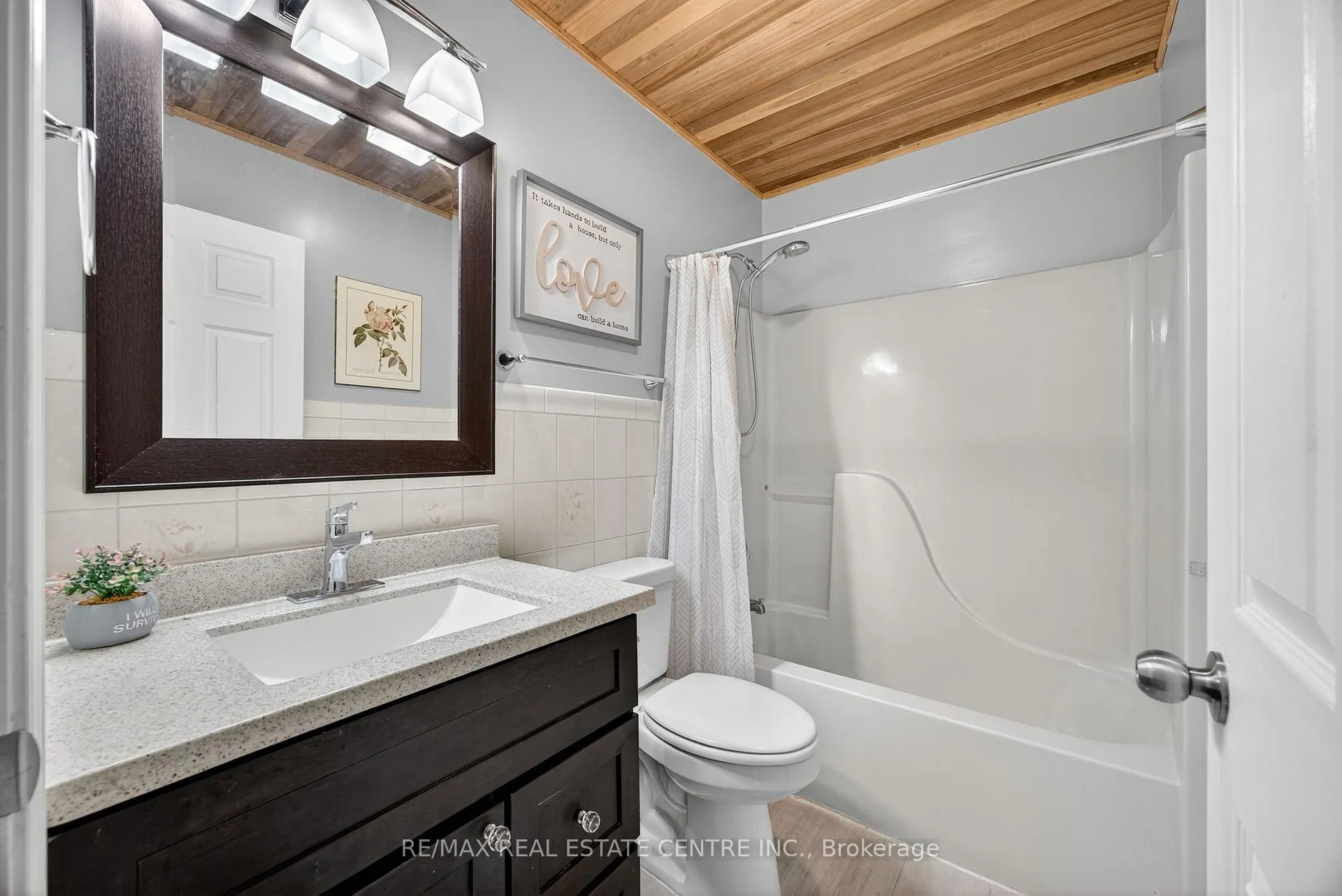 Photo 14 of 62 Riverdale Drive, Wasaga Beach — HOMEH
