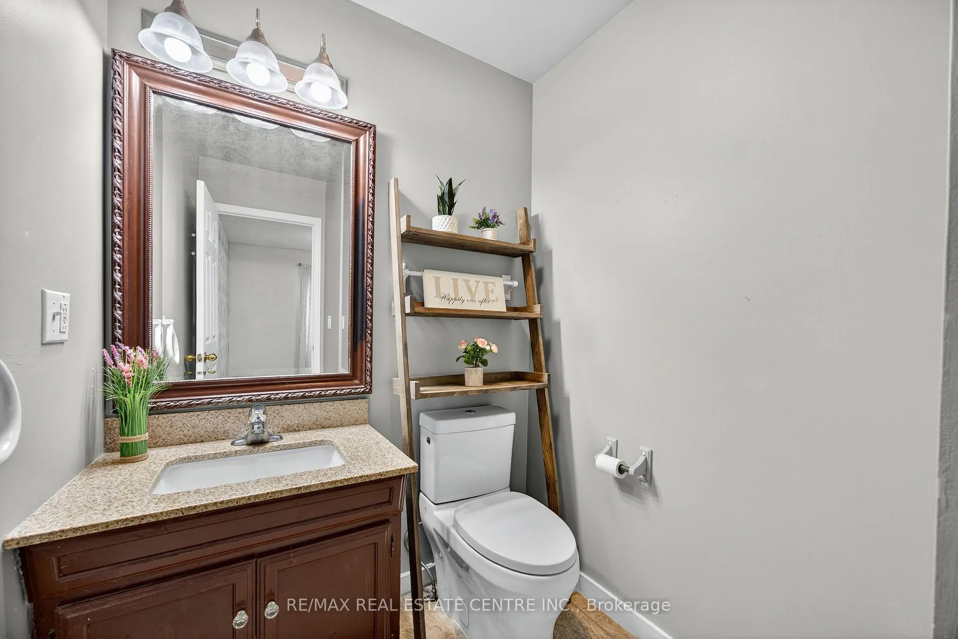 Photo 18 of 62 Riverdale Drive, Wasaga Beach — HOMEH