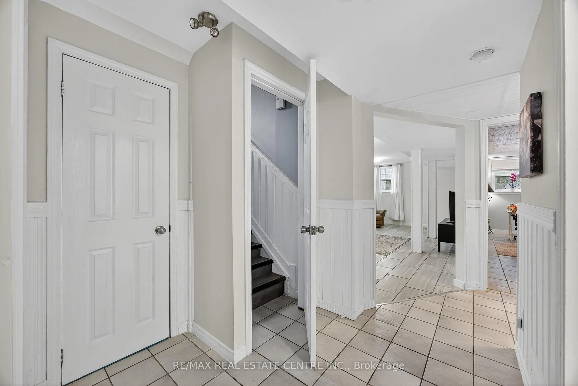 Photo 23 of 62 Riverdale Drive, Wasaga Beach — HOMEH