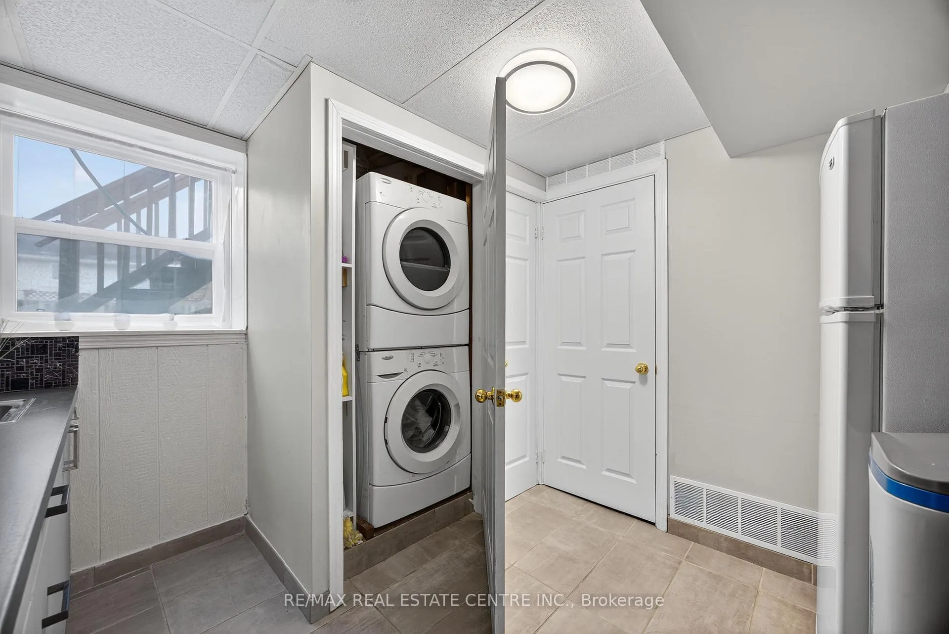 Photo 31 of 62 Riverdale Drive, Wasaga Beach — HOMEH