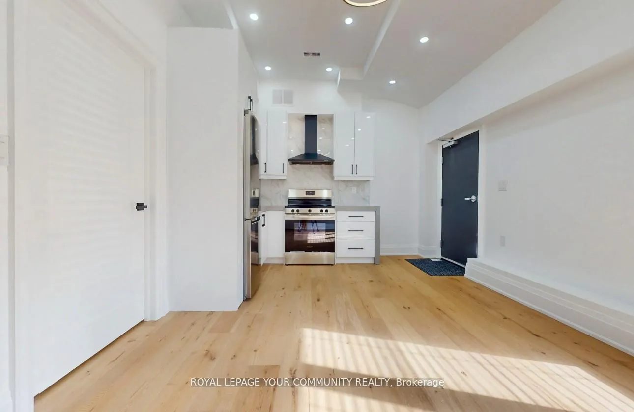 Photo 2 of Unit Unit 3, 12 Kemano Street, Aurora, Aurora Heights — HOMEH