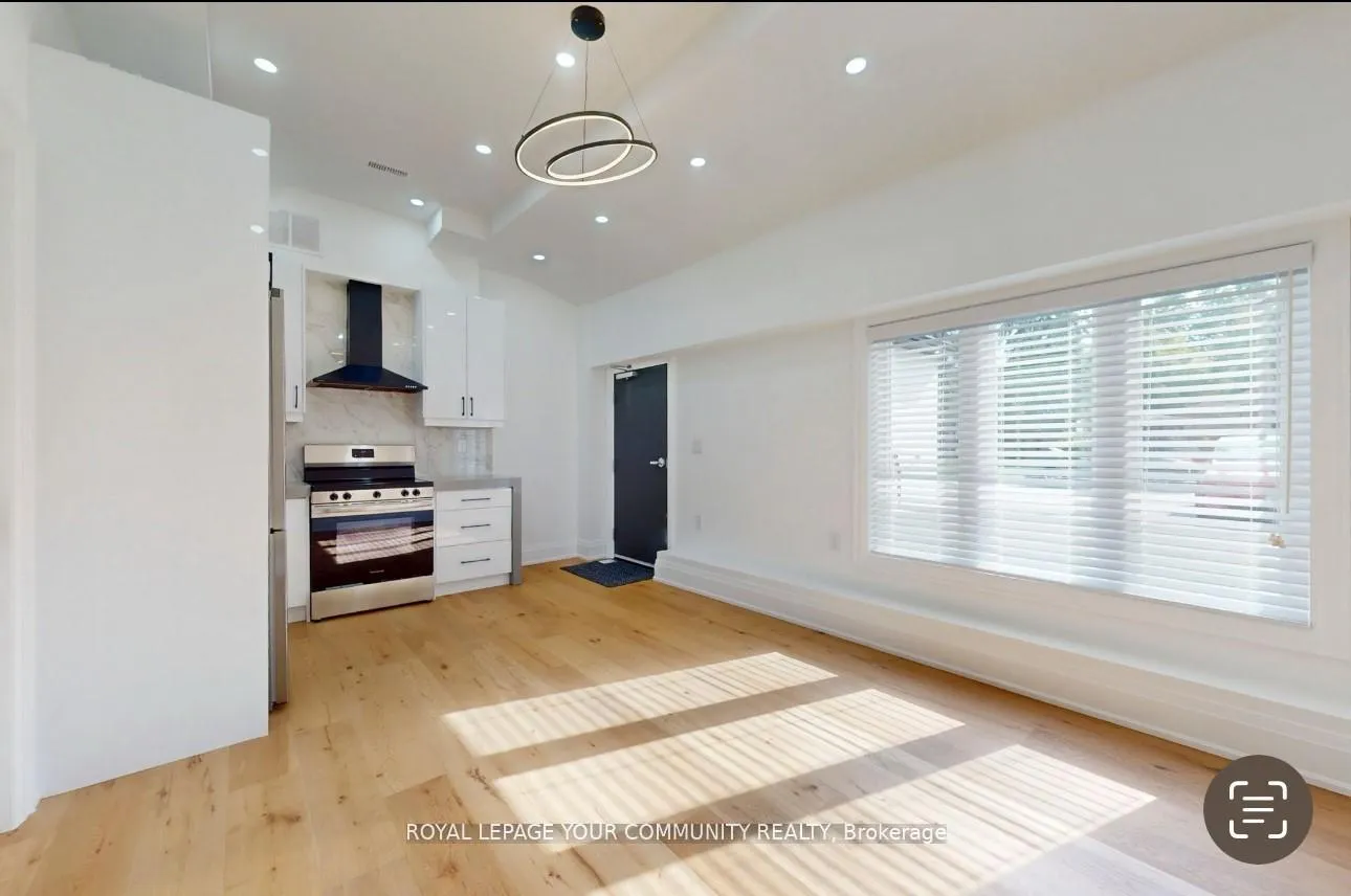 Photo 3 of Unit Unit 3, 12 Kemano Street, Aurora, Aurora Heights — HOMEH