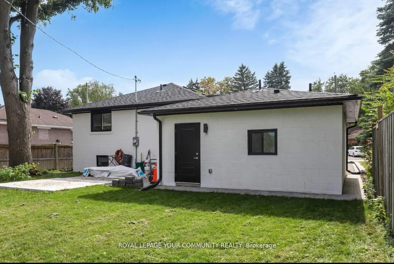 Photo 12 of Unit Unit 3, 12 Kemano Street, Aurora, Aurora Heights — HOMEH