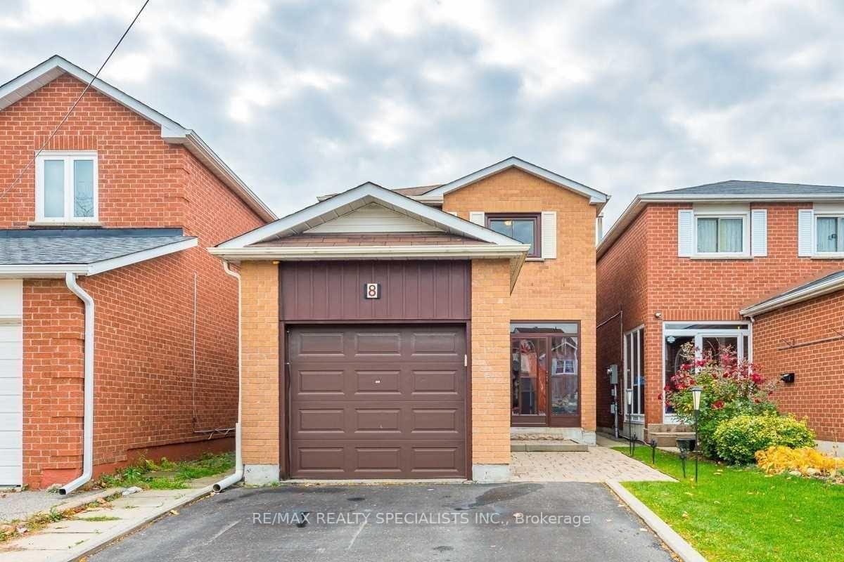 Front of 8 New Seabury Drive
