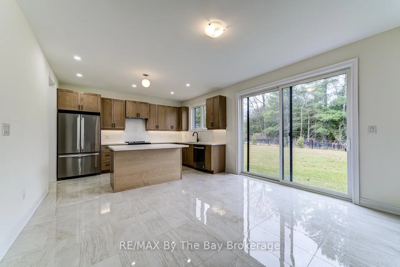 Photo 10 of 164 Rosanne Circle, Wasaga Beach — HOMEH