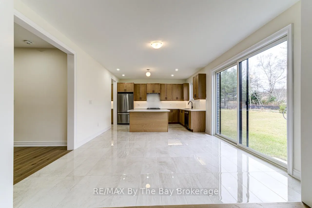Photo 12 of 164 Rosanne Circle, Wasaga Beach — HOMEH