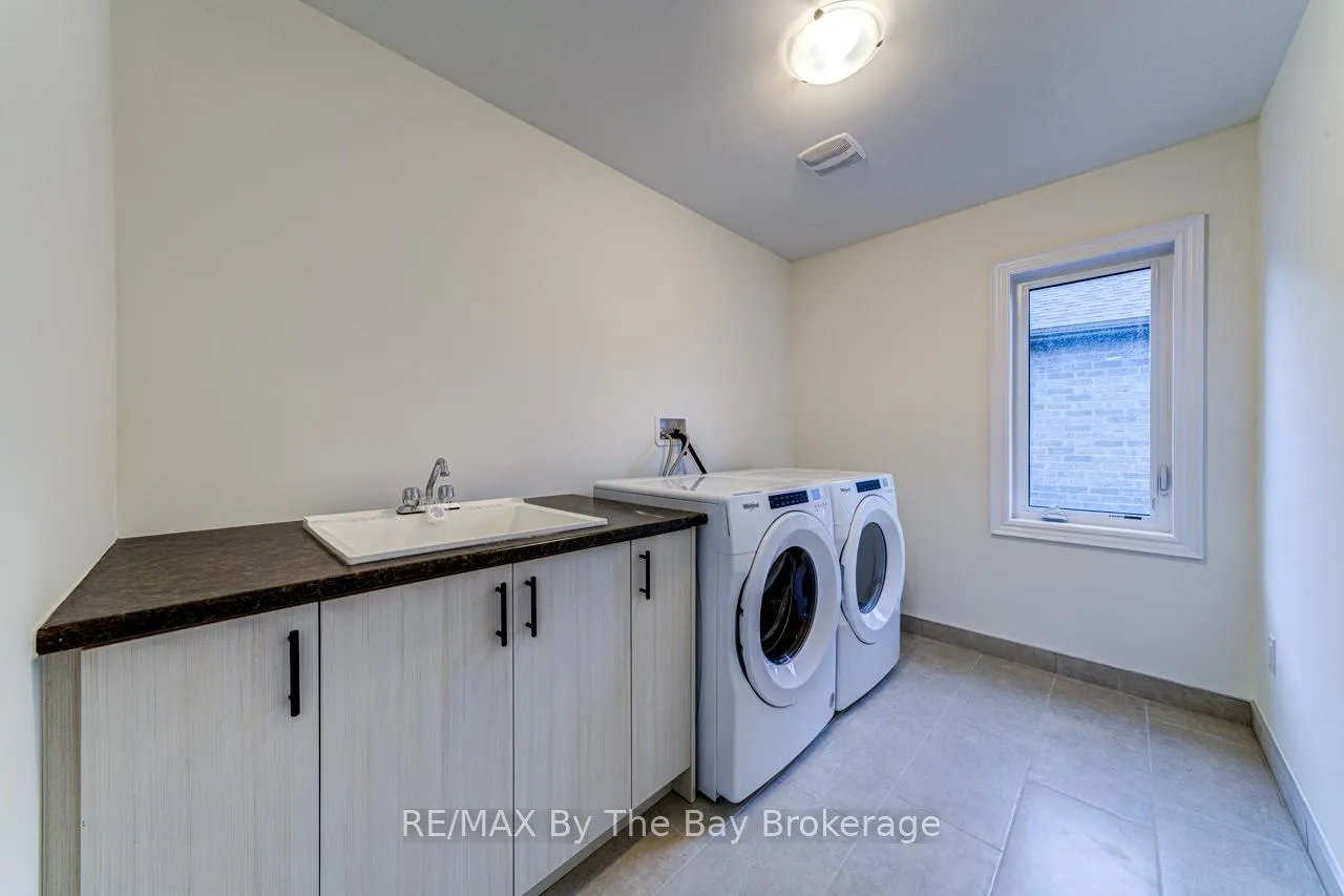 Photo 37 of 164 Rosanne Circle, Wasaga Beach — HOMEH