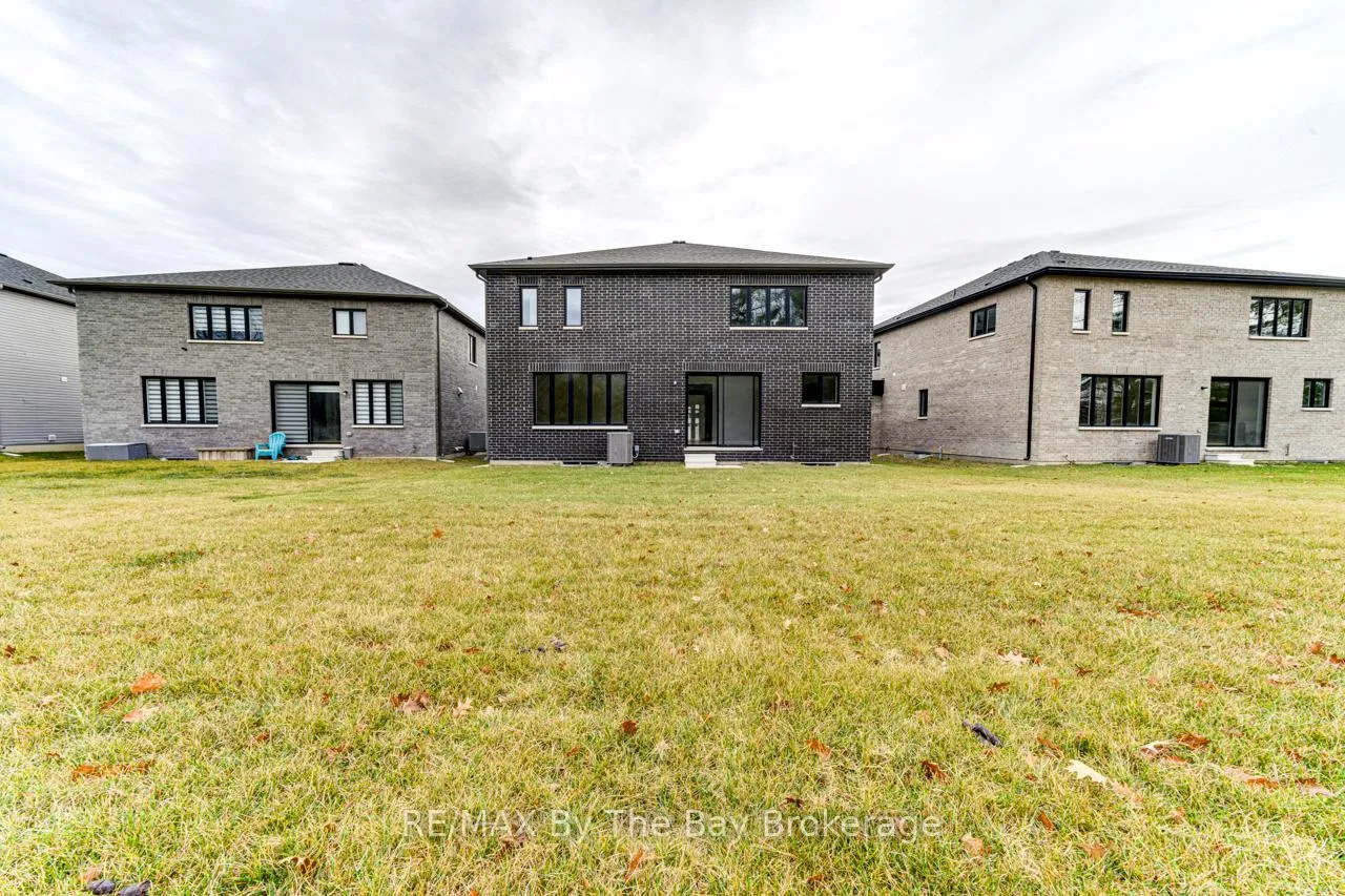 Photo 46 of 164 Rosanne Circle, Wasaga Beach — HOMEH