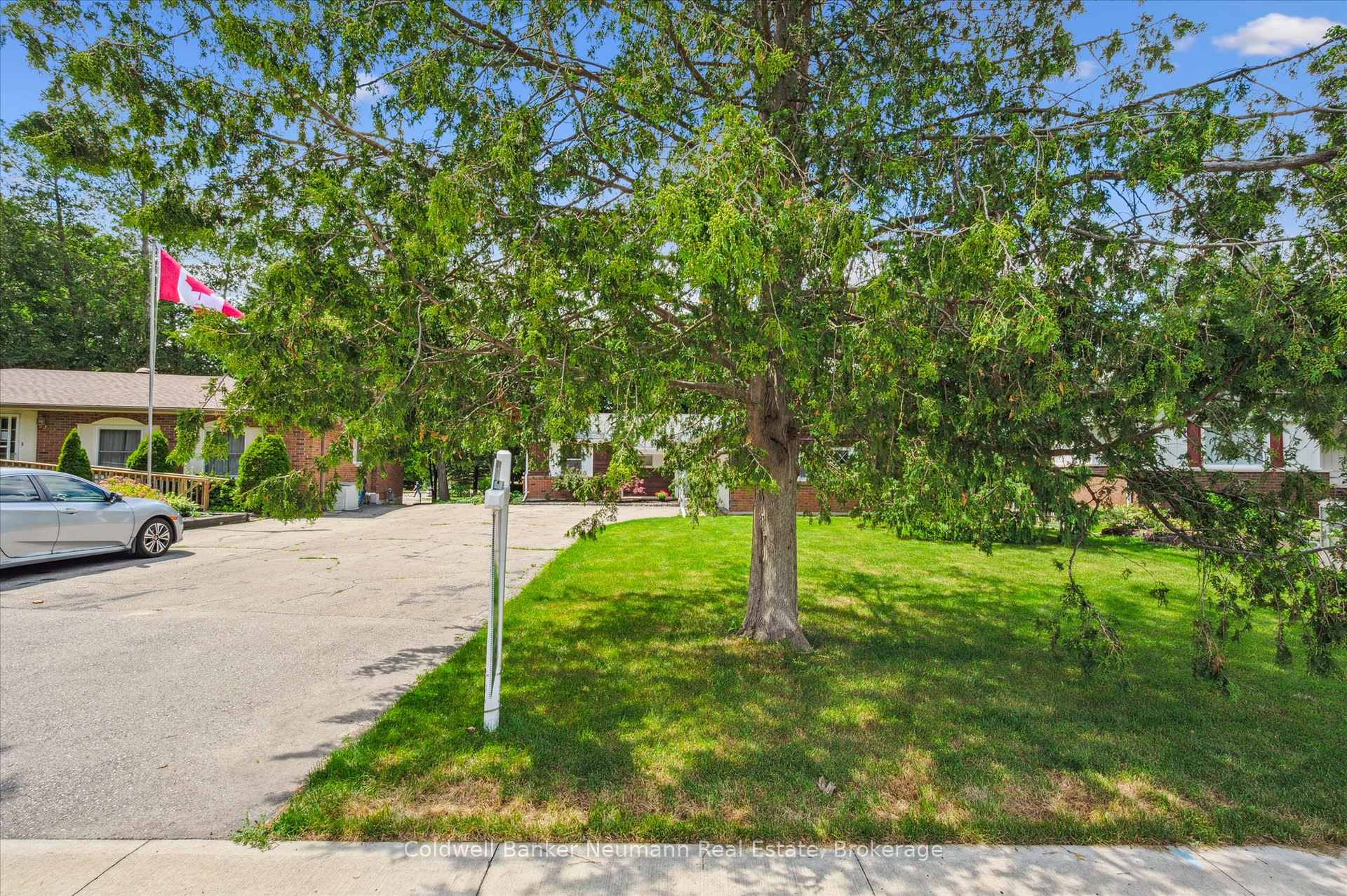 Photo 4 of 118 Moccasin Drive, Waterloo, Lakeshore Village — HOMEH