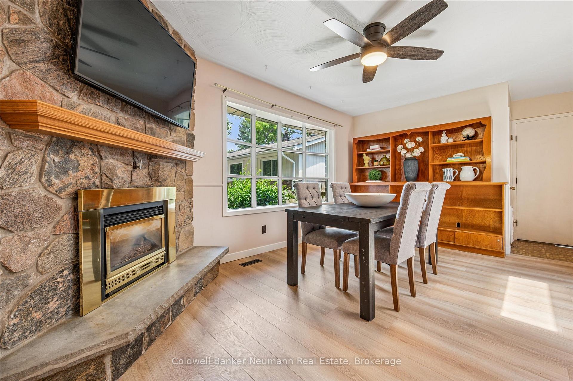 Photo 11 of 118 Moccasin Drive, Waterloo, Lakeshore Village — HOMEH