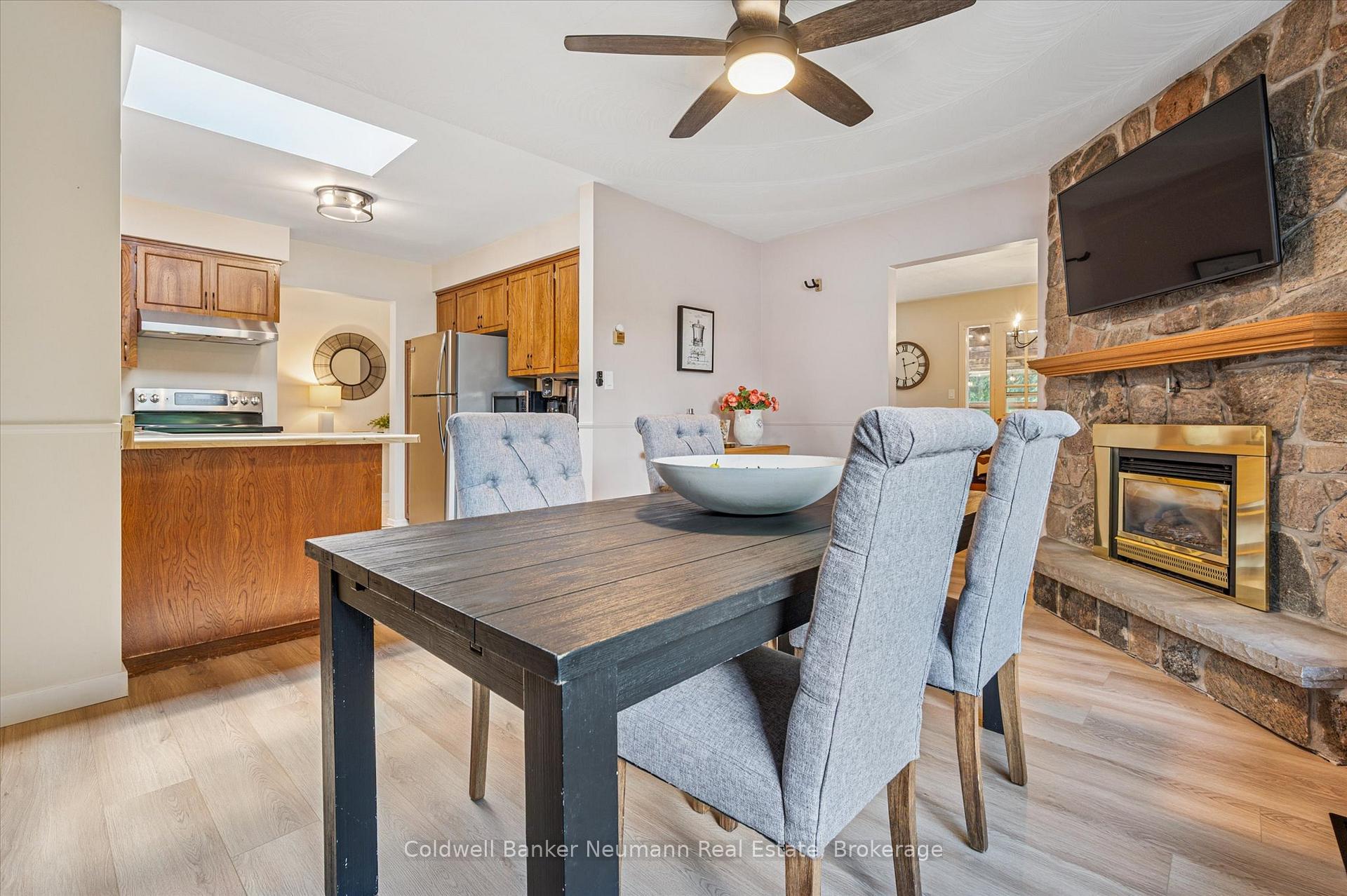 Photo 12 of 118 Moccasin Drive, Waterloo, Lakeshore Village — HOMEH