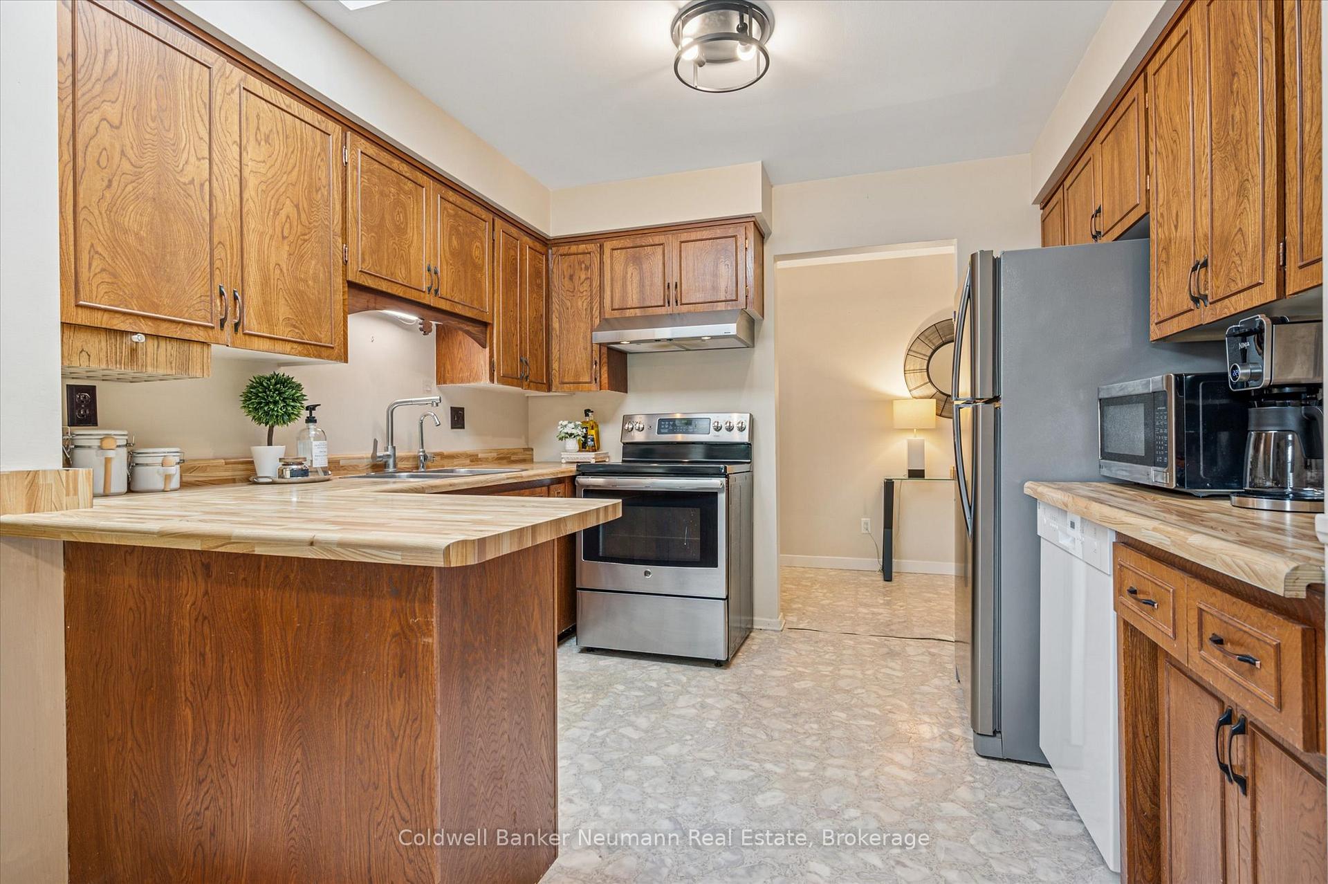 Photo 13 of 118 Moccasin Drive, Waterloo, Lakeshore Village — HOMEH