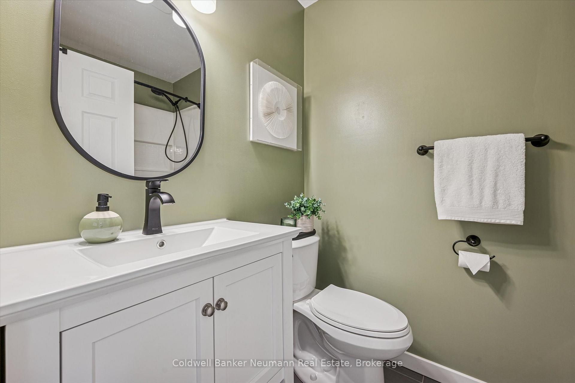 Photo 23 of 118 Moccasin Drive, Waterloo, Lakeshore Village — HOMEH