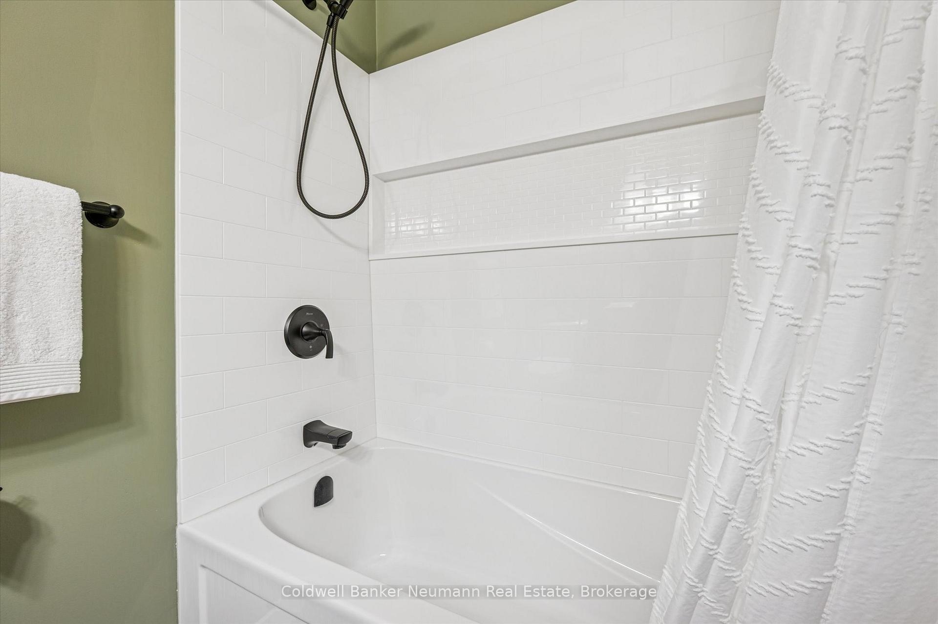 Photo 24 of 118 Moccasin Drive, Waterloo, Lakeshore Village — HOMEH