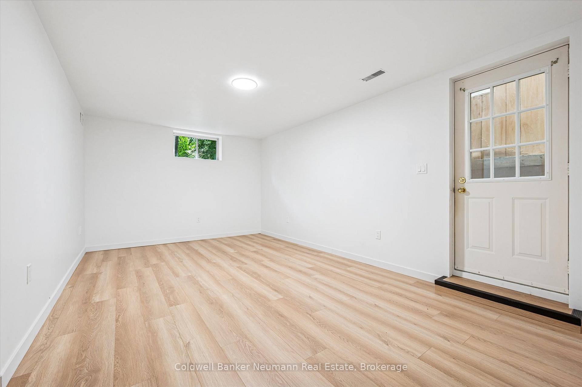 Photo 25 of 118 Moccasin Drive, Waterloo, Lakeshore Village — HOMEH