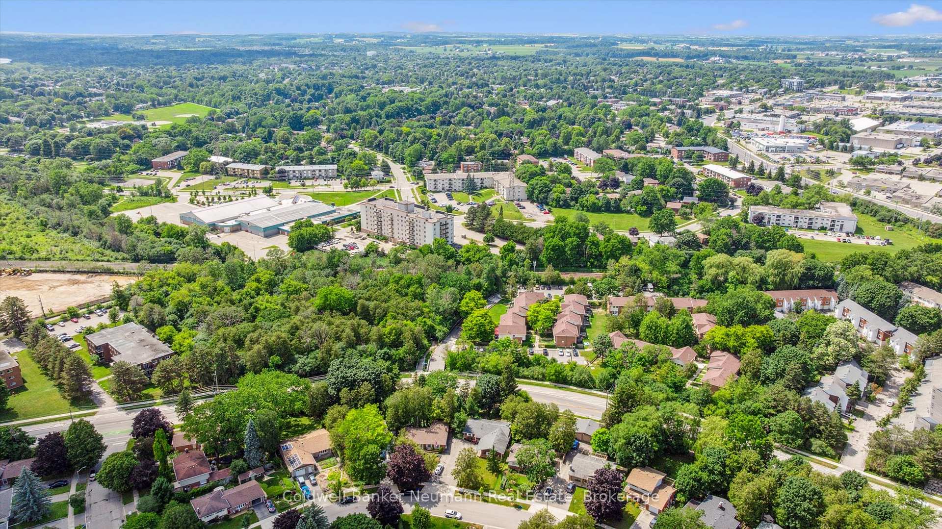 Photo 42 of 118 Moccasin Drive, Waterloo, Lakeshore Village — HOMEH