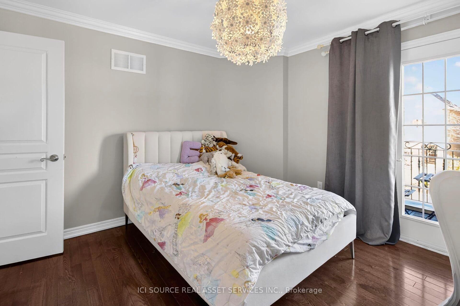 Photo 9 of 49 Ostrovsky Road, Vaughan, Vellore Village — HOMEH