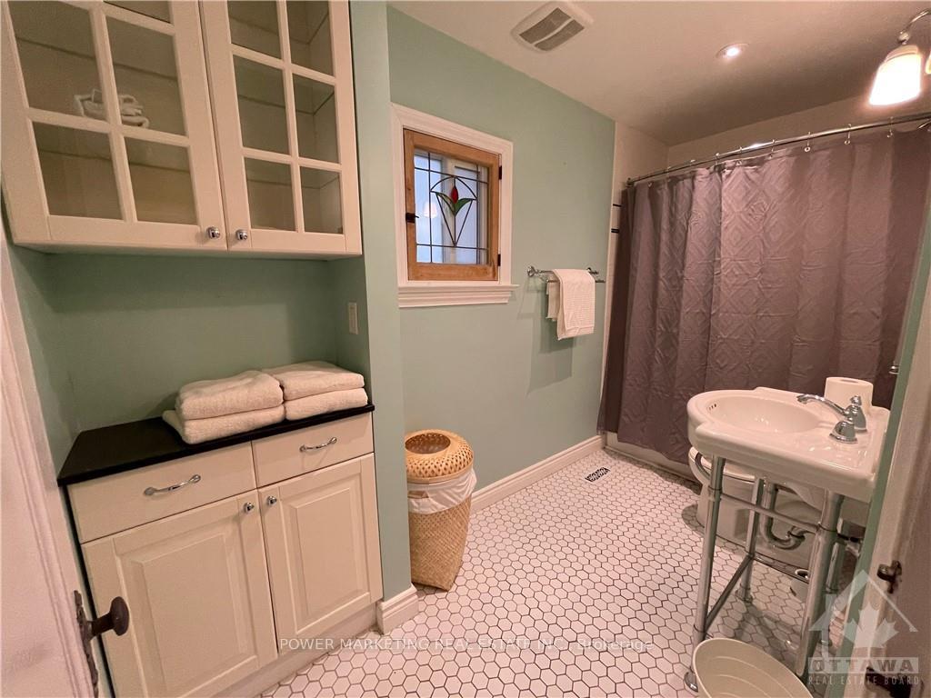 Photo 10 of 21 Perkins Street, Ottawa, West Centre Town — HOMEH
