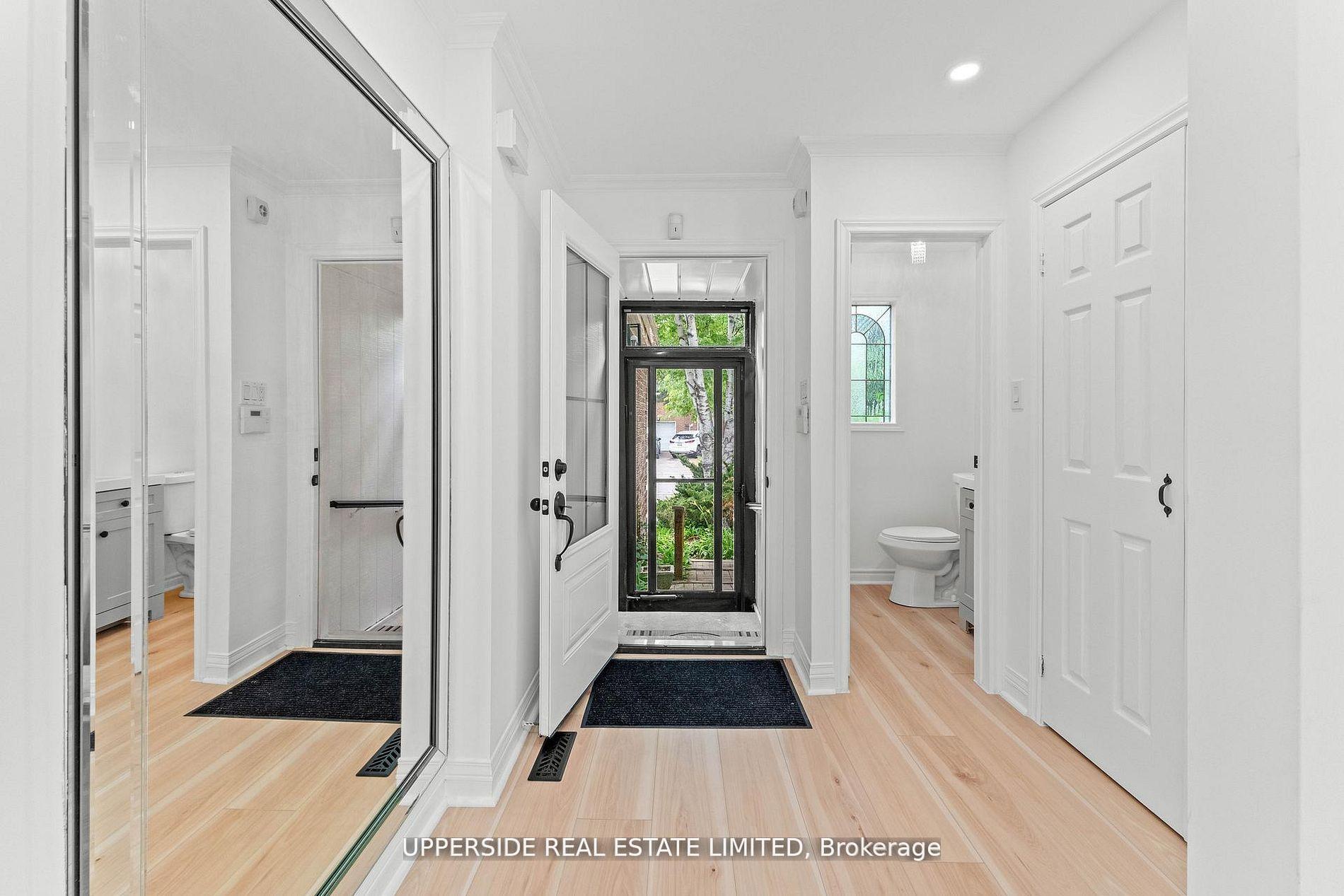 Photo 5 of 55 Thornbury Circle, Vaughan, Crestwood-Springfarm-Yorkhill — HOMEH