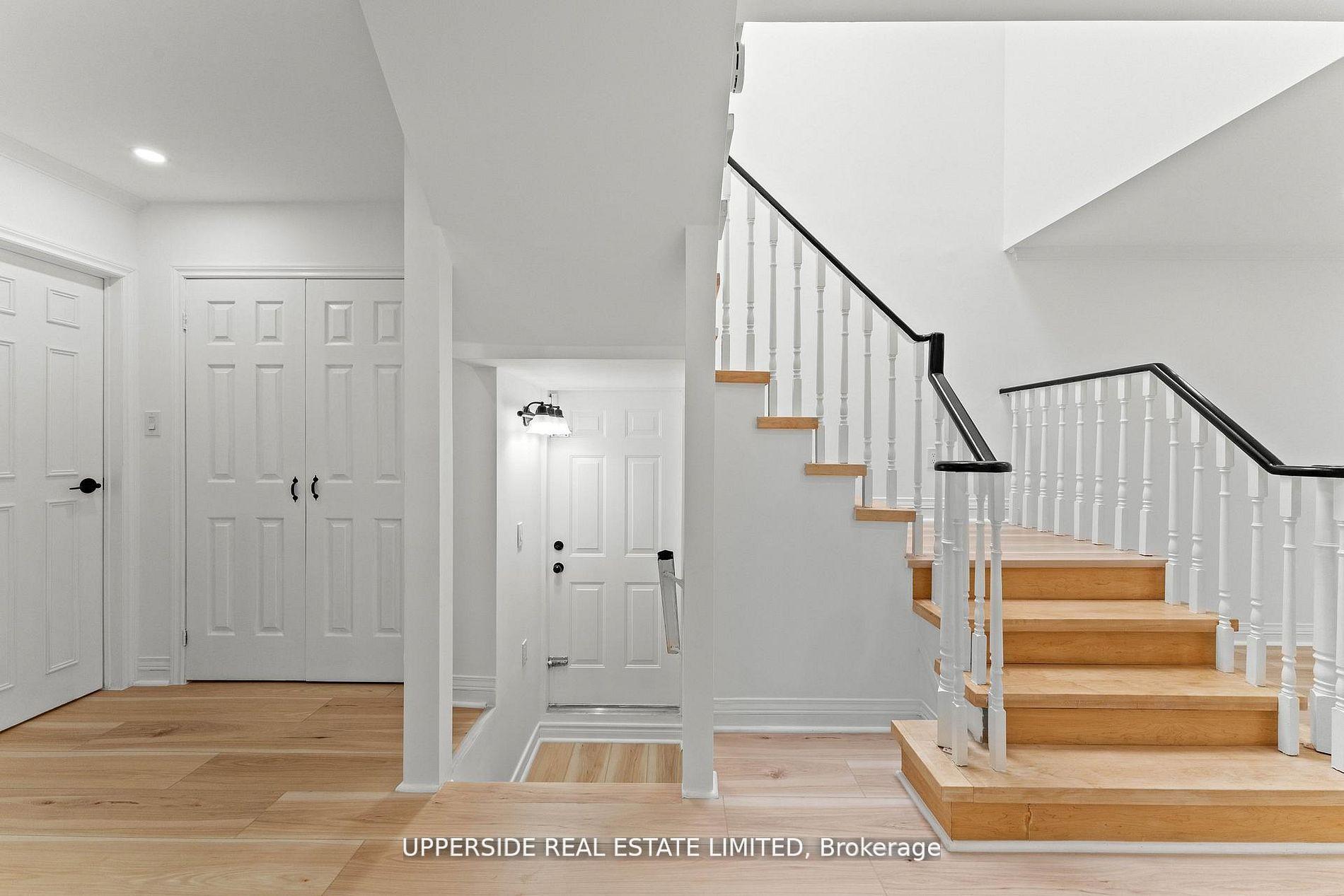 Photo 10 of 55 Thornbury Circle, Vaughan, Crestwood-Springfarm-Yorkhill — HOMEH