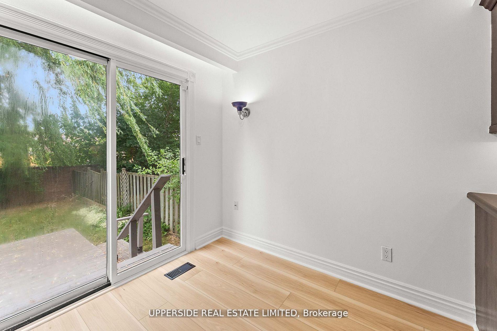 Photo 16 of 55 Thornbury Circle, Vaughan, Crestwood-Springfarm-Yorkhill — HOMEH