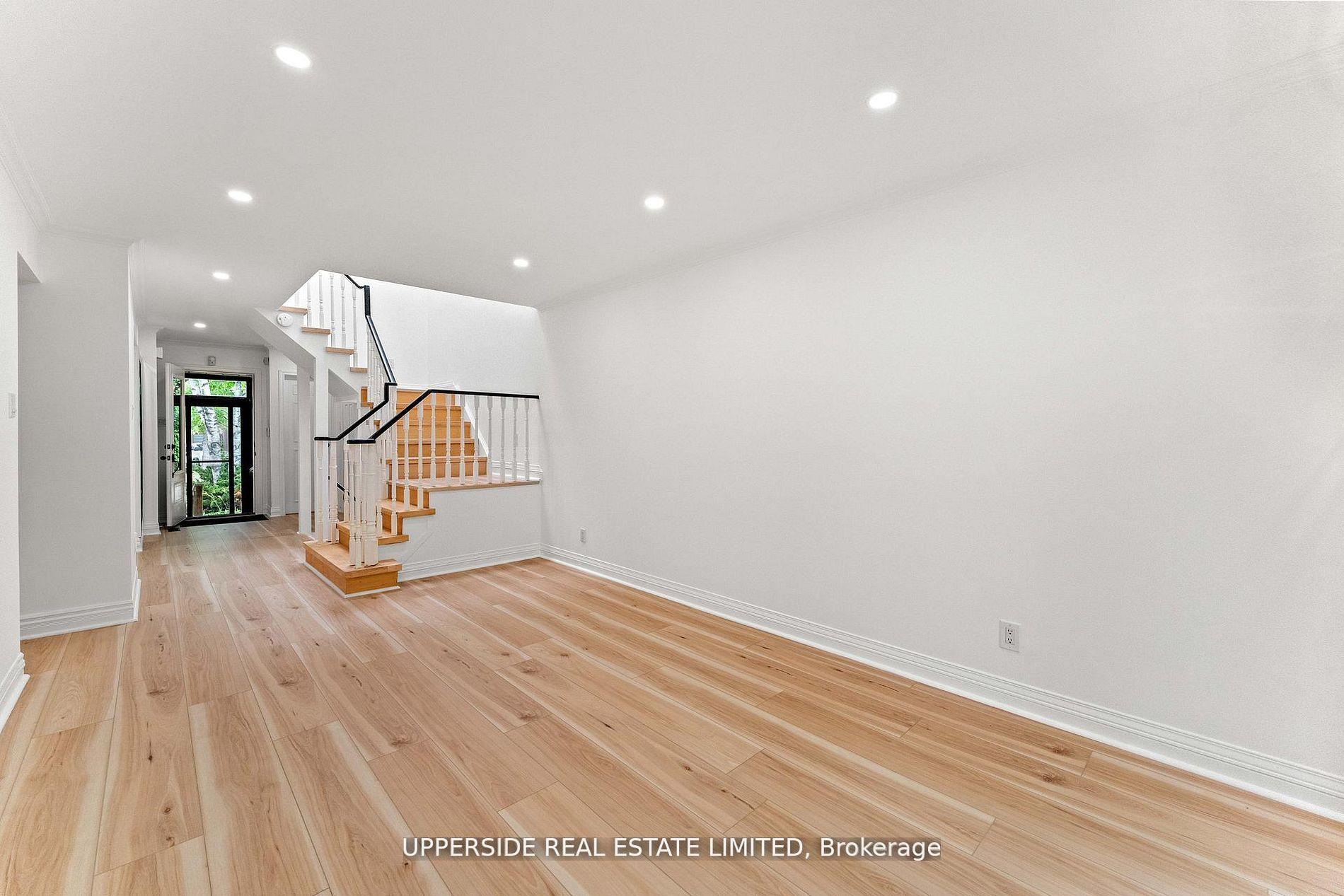 Photo 20 of 55 Thornbury Circle, Vaughan, Crestwood-Springfarm-Yorkhill — HOMEH