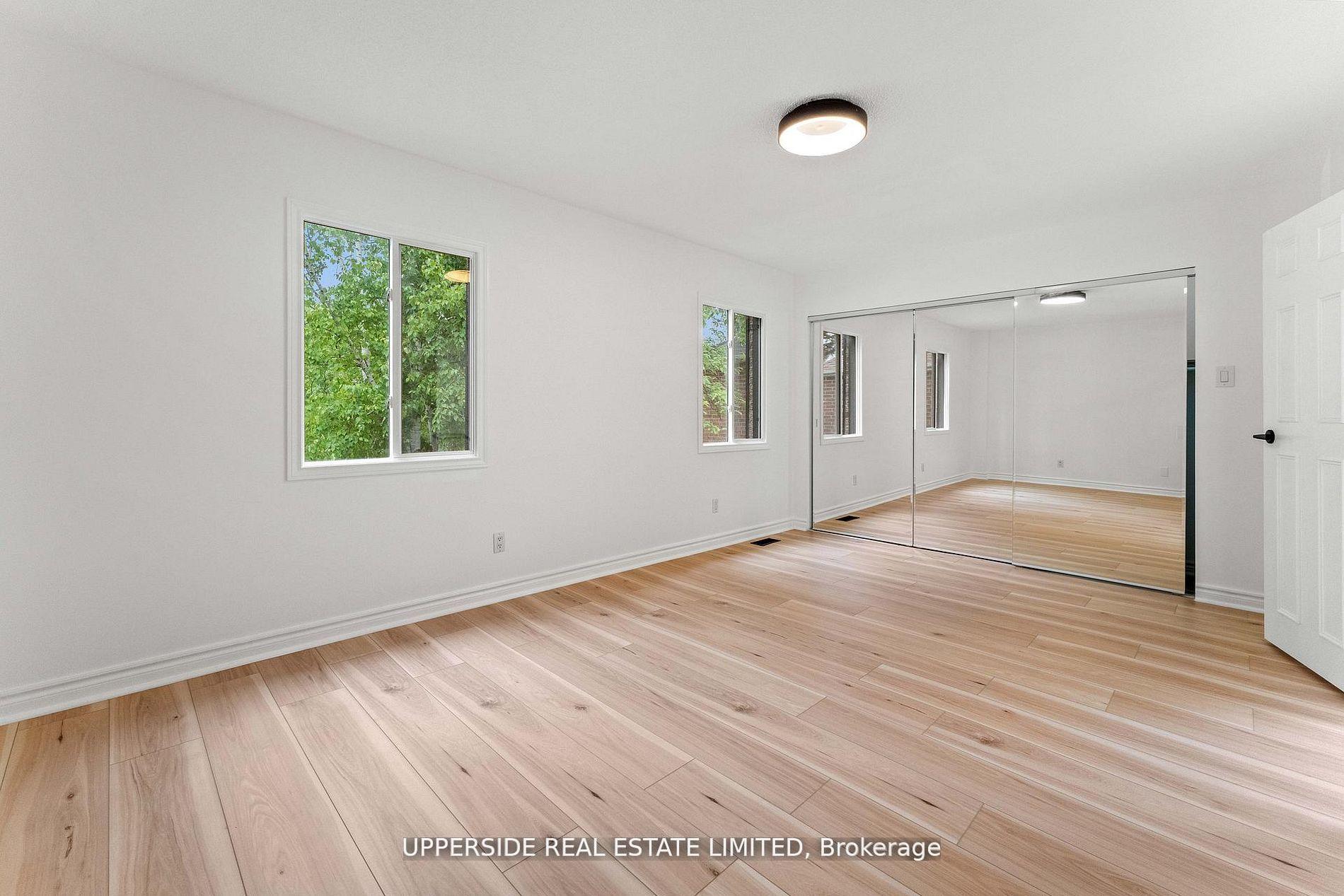 Photo 26 of 55 Thornbury Circle, Vaughan, Crestwood-Springfarm-Yorkhill — HOMEH