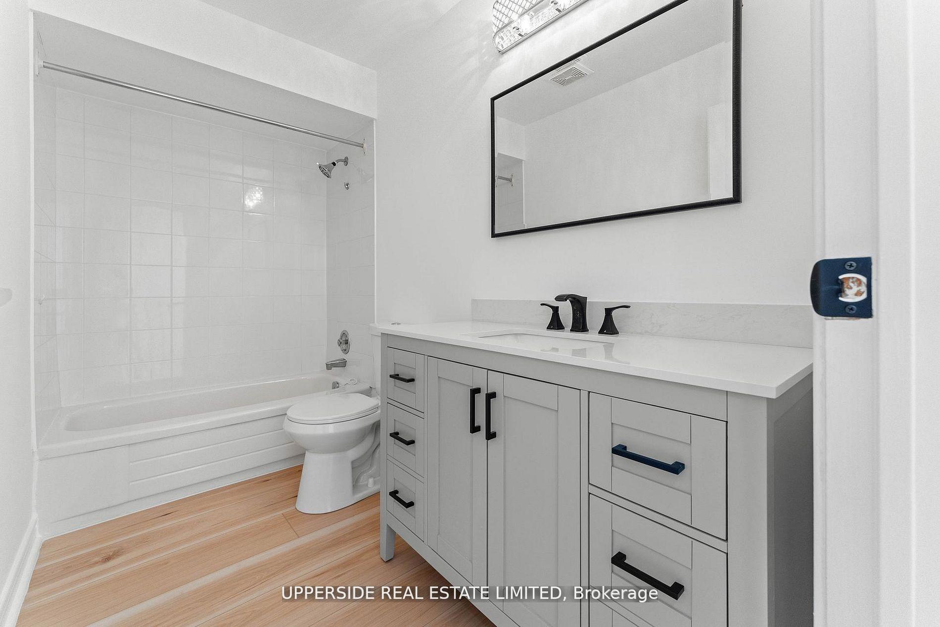Photo 27 of 55 Thornbury Circle, Vaughan, Crestwood-Springfarm-Yorkhill — HOMEH