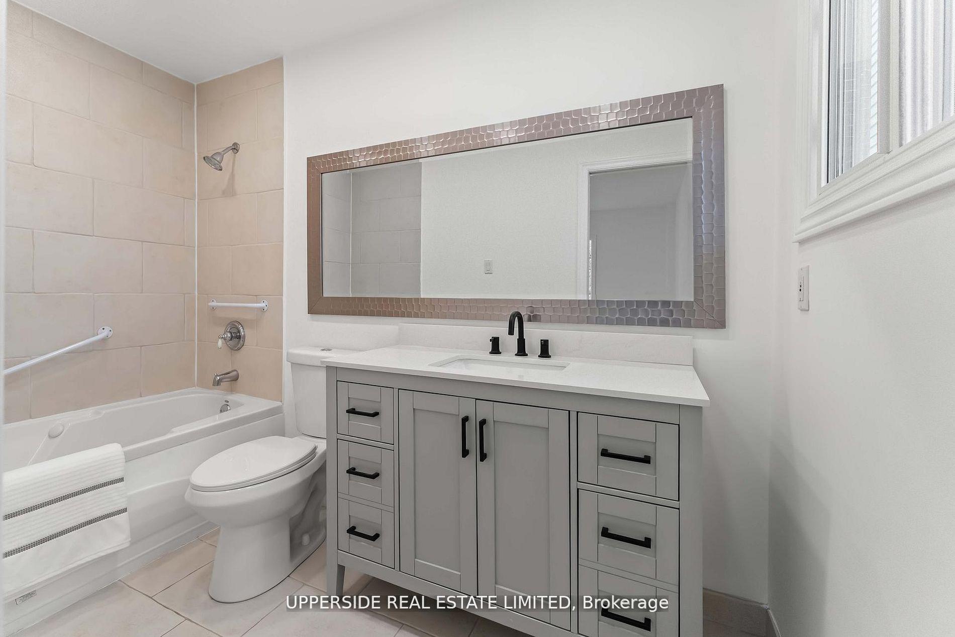 Photo 28 of 55 Thornbury Circle, Vaughan, Crestwood-Springfarm-Yorkhill — HOMEH