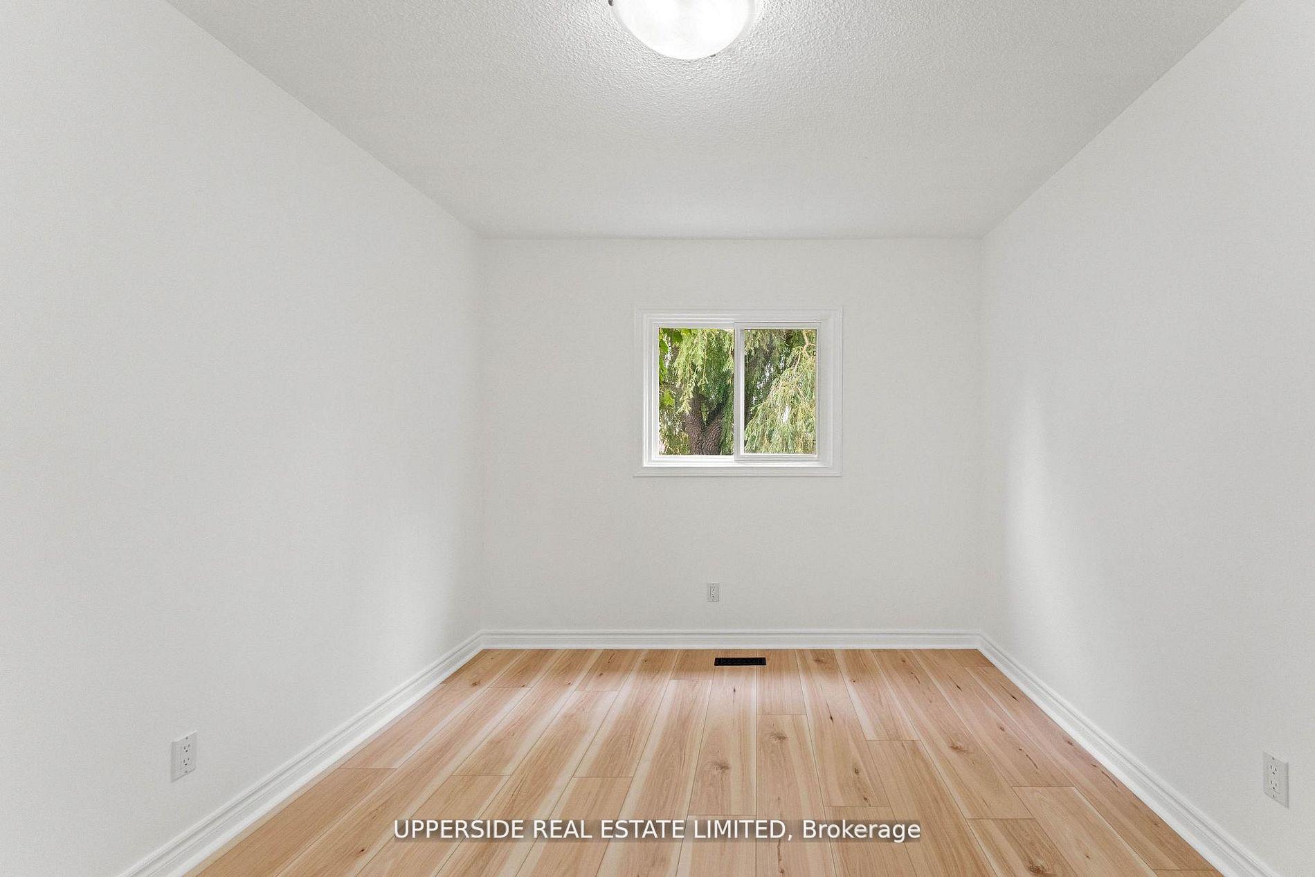 Photo 29 of 55 Thornbury Circle, Vaughan, Crestwood-Springfarm-Yorkhill — HOMEH